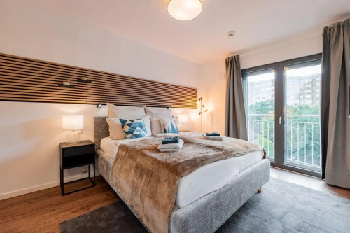 Stylish, all-inclusive 1.5-room apartment in Lichtenberg (S/U/Tram/Tierpark)