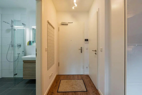 Stylish, all-inclusive 1.5-room apartment in Lichtenberg (S/U/Tram/Tierpark)