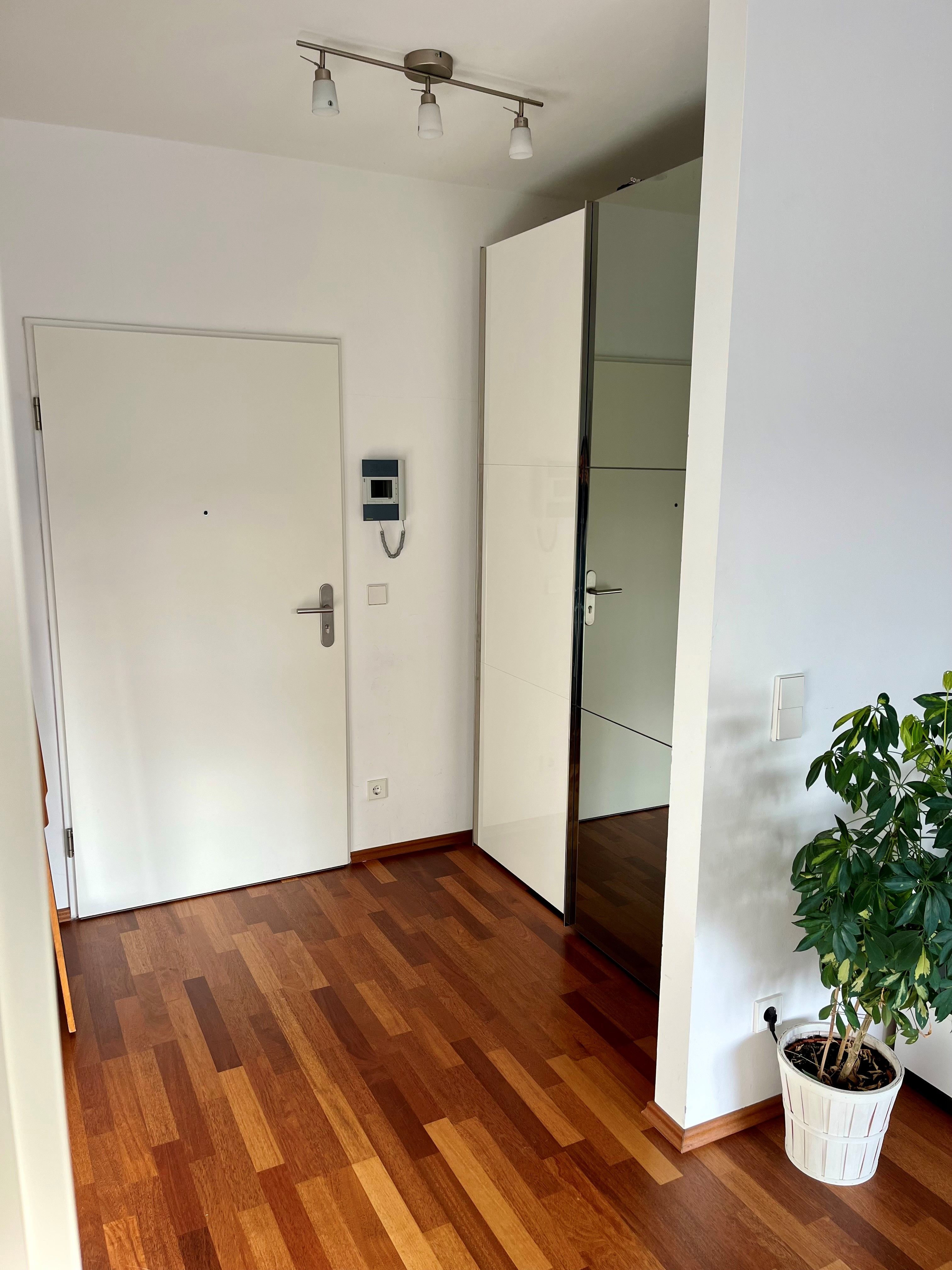  Modern And Furnished Apartment With A South-Facing Balcony.  -  Modern and furnished apartment with a south-facing balcony.  - Gallery -  1