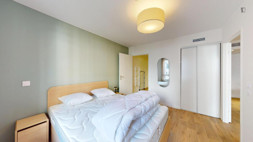 Pleasant double bedroom apartment near Les Grésillons station