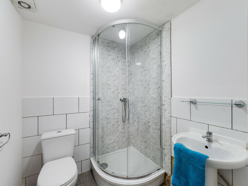  4 Bedroom House (Flat 1 30 Haydn Avenue)  -  Haydn Avenue  - Gallery -  3