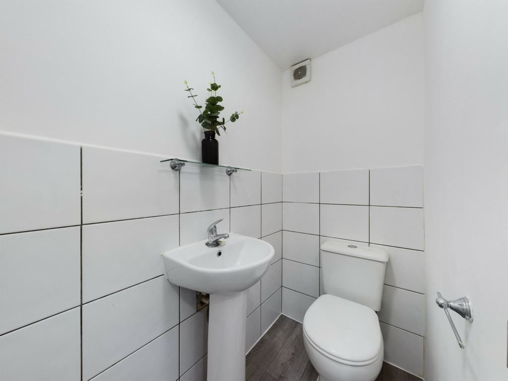  4 Bedroom House (Flat 1 30 Haydn Avenue)  -  Haydn Avenue  - Gallery -  4