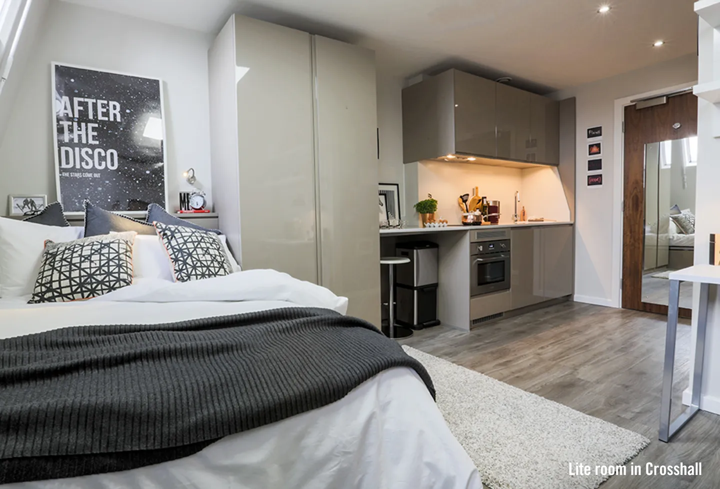  Premium Plus Studio  -  The Tinlings  - Gallery -  6