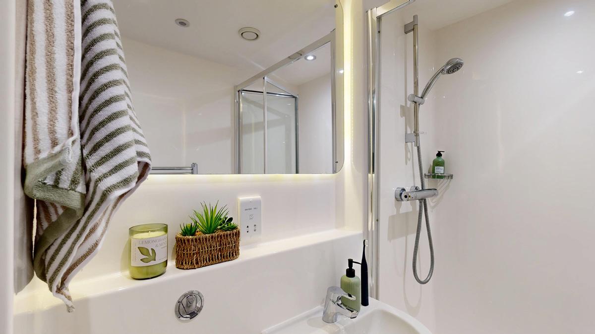  Ensuite Room  -  Graystacks  - Gallery -  3