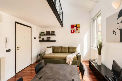 Quiet two-room apartment in Porta Romana