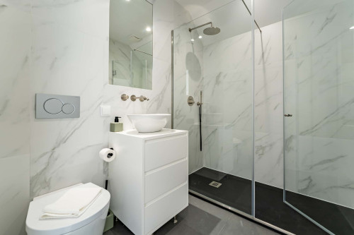 Great 2Bdr apartment, with parking and terrace, close to the river