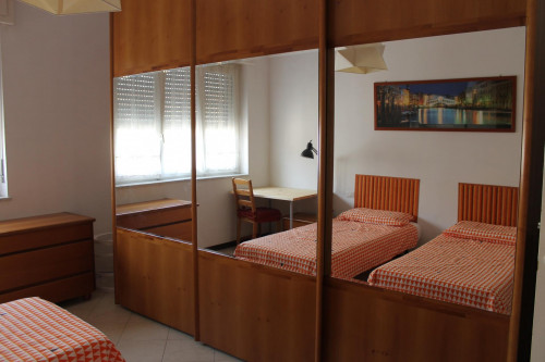 Single bed in twin bedroom in Sesto S. Giovanni