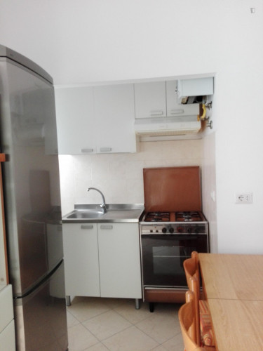 Single bed in twin bedroom in Sesto S. Giovanni - Gallery - 10