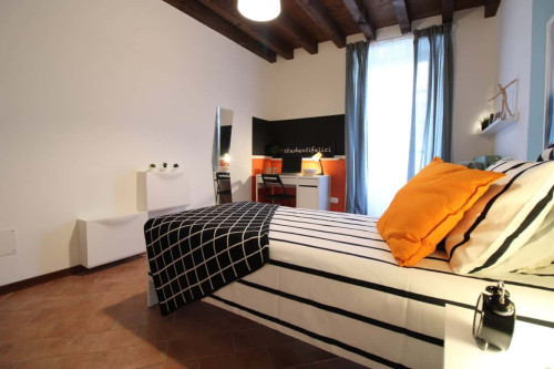 Via Trieste 19 - Stanza 122