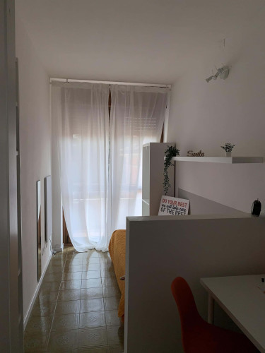 Via Fratelli Perini 173 - Stanza 33