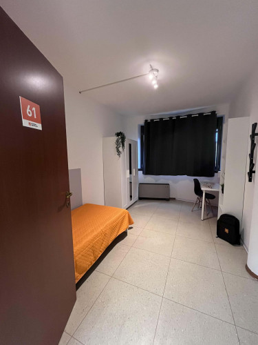 Via Del Brennero 136 - Stanza 61