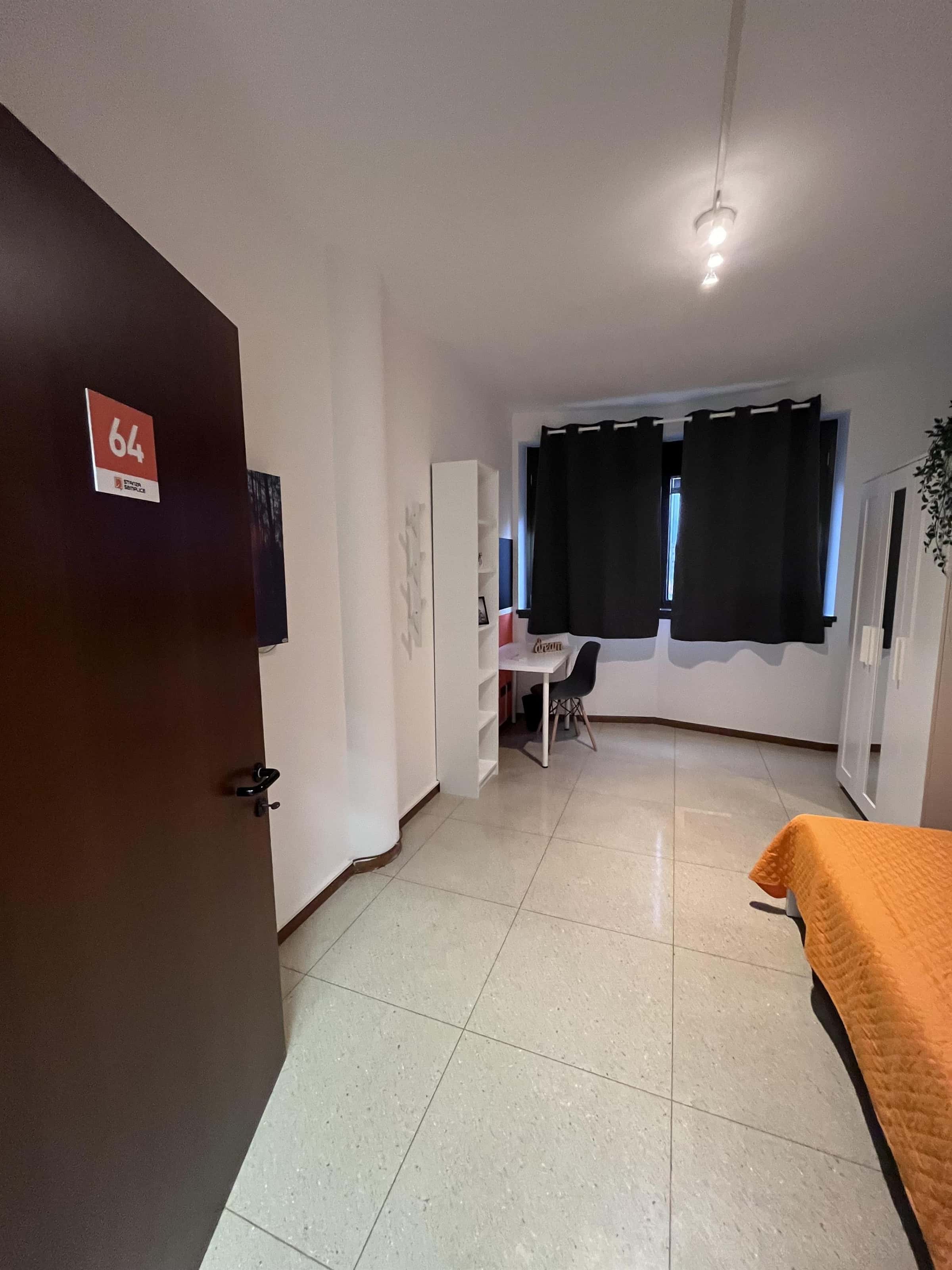 Via Del Brennero 136 - Stanza 64 - 1