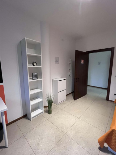 Via Del Brennero 136 - Stanza 67