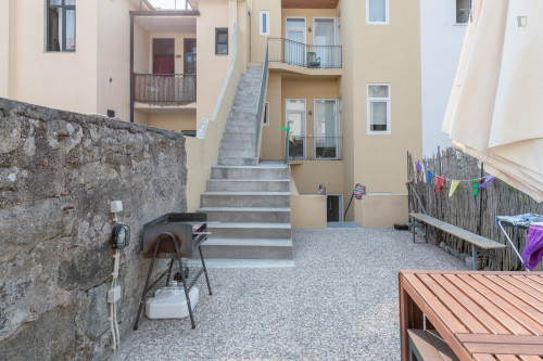 Inviting single bedroom in residence, close to the 24 de Agosto metro station  - Gallery -  2