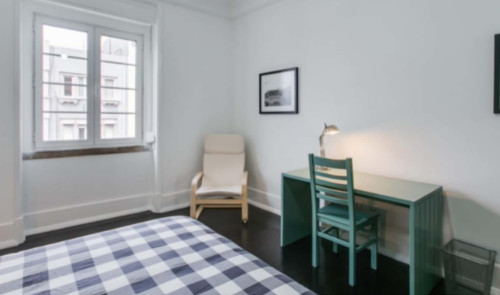 Bright room in Saldanha, Lisbon - VH V - R2