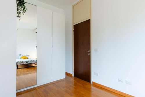 Viale Tibaldi 56- 6 Bedroom apartment