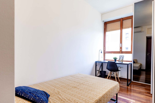 Viale Tibaldi 56- 6 Bedroom apartment