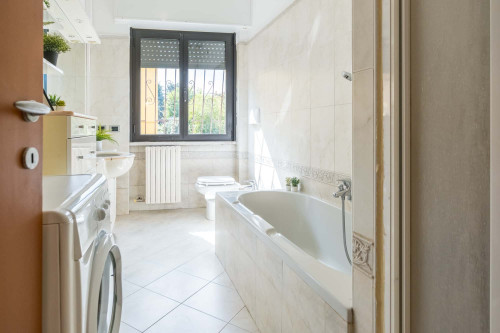 Viale Enrico Fornalini 46 - 3 Bedroom apartment