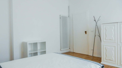 Room in Via Fratelli Perini, Trento for 105 m² with 4 bedrooms