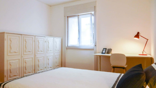 Room in Via Fratelli Perini, Trento for 105 m² with 4 bedrooms