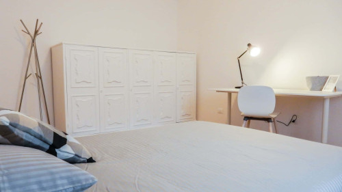 Room in Via Fratelli Perini, Trento for 105 m² with 4 bedrooms