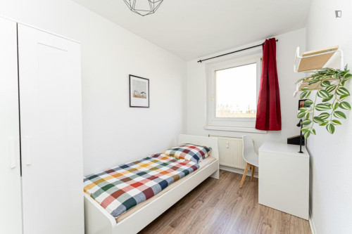 Neat single bedroom near Medienstadt Babelsberg