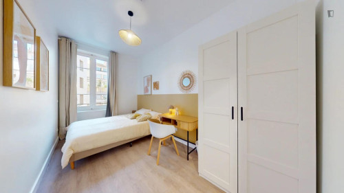 Ample single bedroom near Parc Chambovet