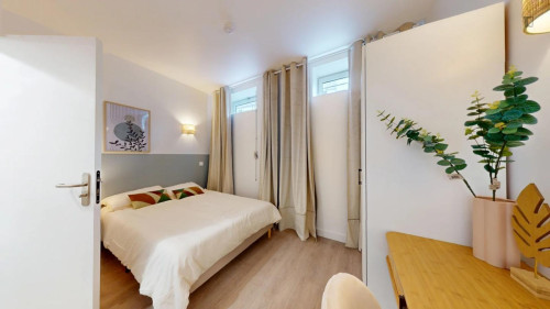 Nice single ensuite bedroom near Parc Chambovet