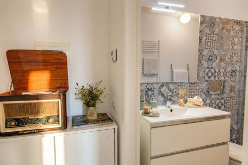 Refined two-room apartment near Fondazione Prada  - Gallery -  5