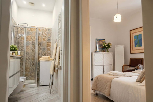 Refined two-room apartment near Fondazione Prada