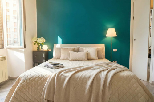Refined two-room apartment near Fondazione Prada