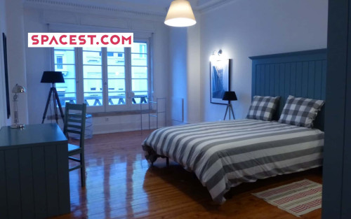 Room in Saldanha, Lisbon - VH III - R3