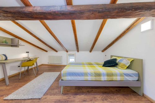 Room in Via San Martino, Trento for 81 m² with 3 bedrooms