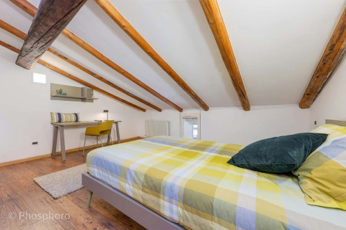 Room in Via San Martino, Trento for 81 m² with 3 bedrooms