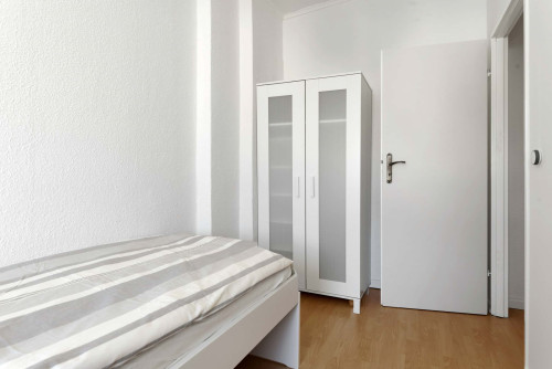 Flughafenstraße 48.4