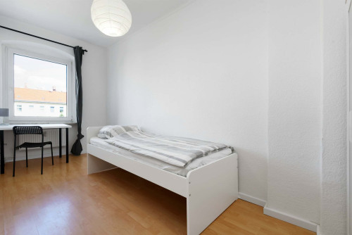 Flughafenstraße 48.4