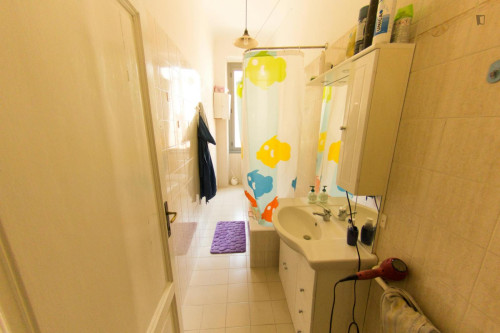 Bed in a big twin bedroom, near the Porta Garibaldi train station - Gallery - 7