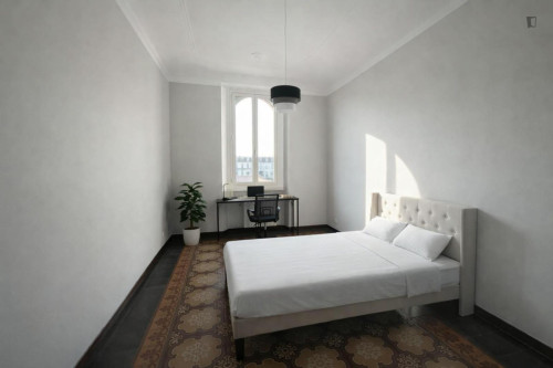 Pleasant double bedroom in Isola