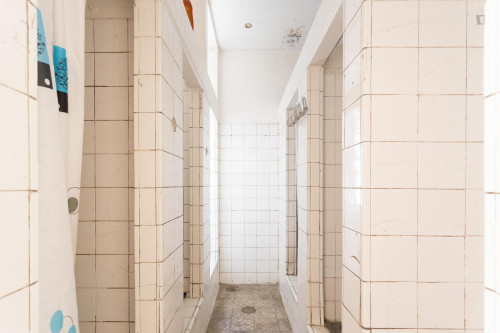 Pleasant double bedroom not far from Escola Superior de Enfermagem de Santa Maria - Gallery - 8