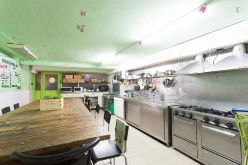 Pleasant double bedroom not far from Escola Superior de Enfermagem de Santa Maria - Gallery - 15