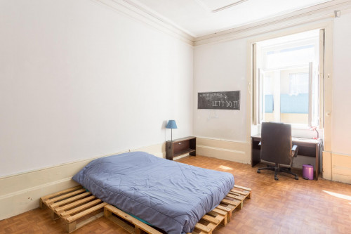 Pleasant double bedroom not far from Escola Superior de Enfermagem de Santa Maria - Gallery - 11