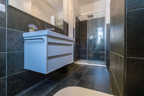 Piazza Carlo Caneva 4 - 3 Bedroom apartment