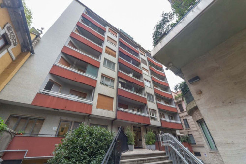 Bilocale con terrazzo in Corso Sempione