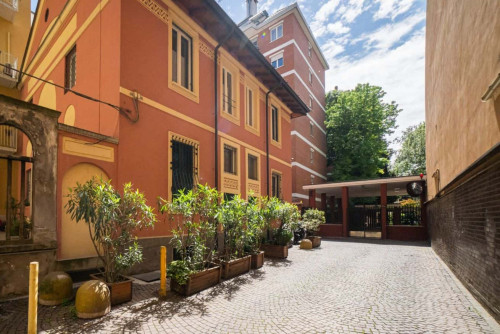 Splendido bilocale con due balconi in zona Sempione