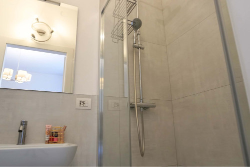 Elegant three bedroom apartment - Gallery - 71