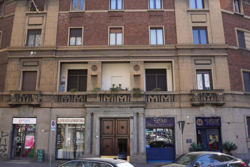Via Cenisio 19