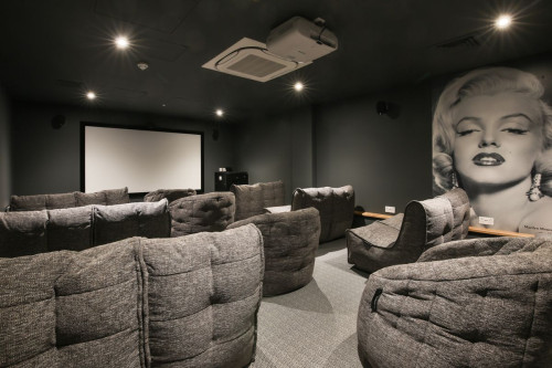 73 Princess Road East