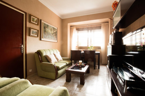 Double room, the gallery on this room has the laundry space for all the tenants in the flat - Gallery - 5