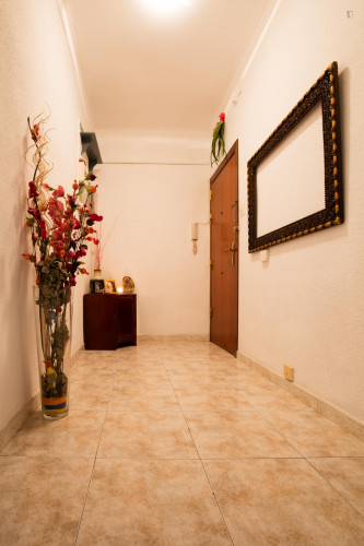 Double room, the gallery on this room has the laundry space for all the tenants in the flat - Gallery - 9