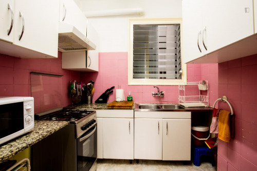 Double room, the gallery on this room has the laundry space for all the tenants in the flat - Gallery - 6